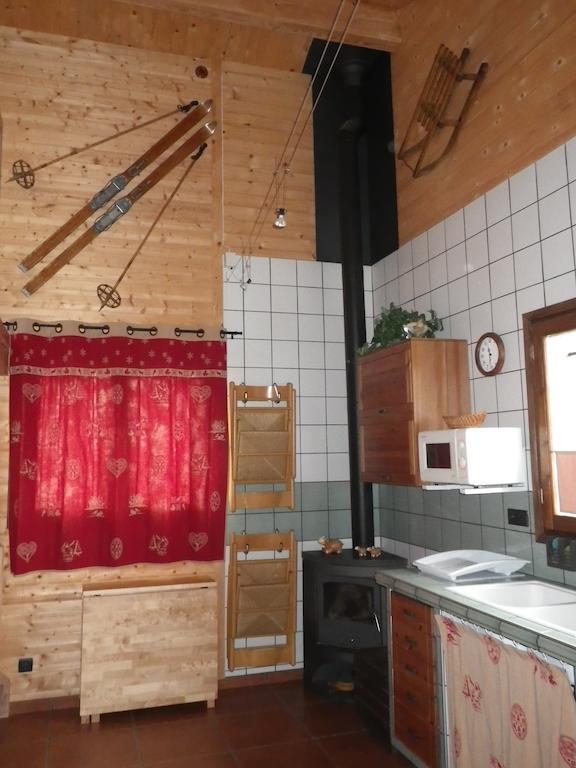 Lyshytta Villa Saint-Pierre-dels-Forcats Rum bild