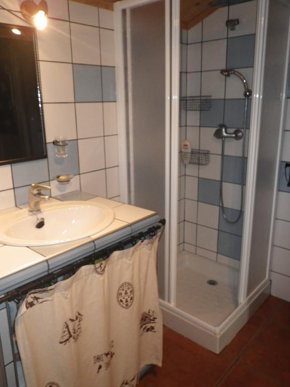 Lyshytta Villa Saint-Pierre-dels-Forcats Rum bild