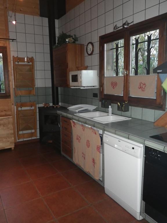 Lyshytta Villa Saint-Pierre-dels-Forcats Rum bild
